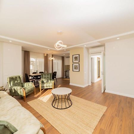 Central Flat With Balcony Near Sea In Muratpasa Apartment Antalya Ngoại thất bức ảnh