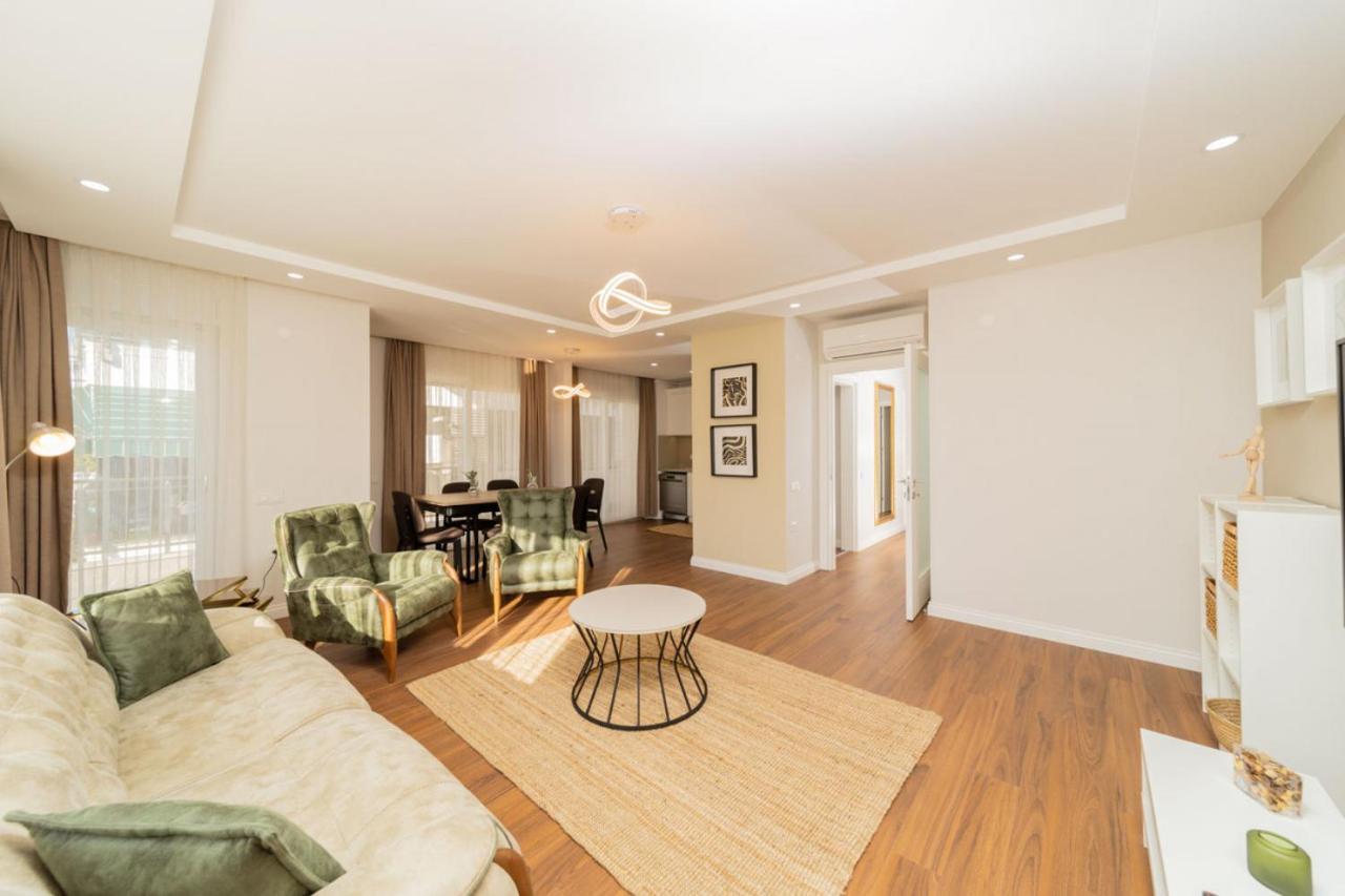Central Flat With Balcony Near Sea In Muratpasa Apartment Antalya Ngoại thất bức ảnh