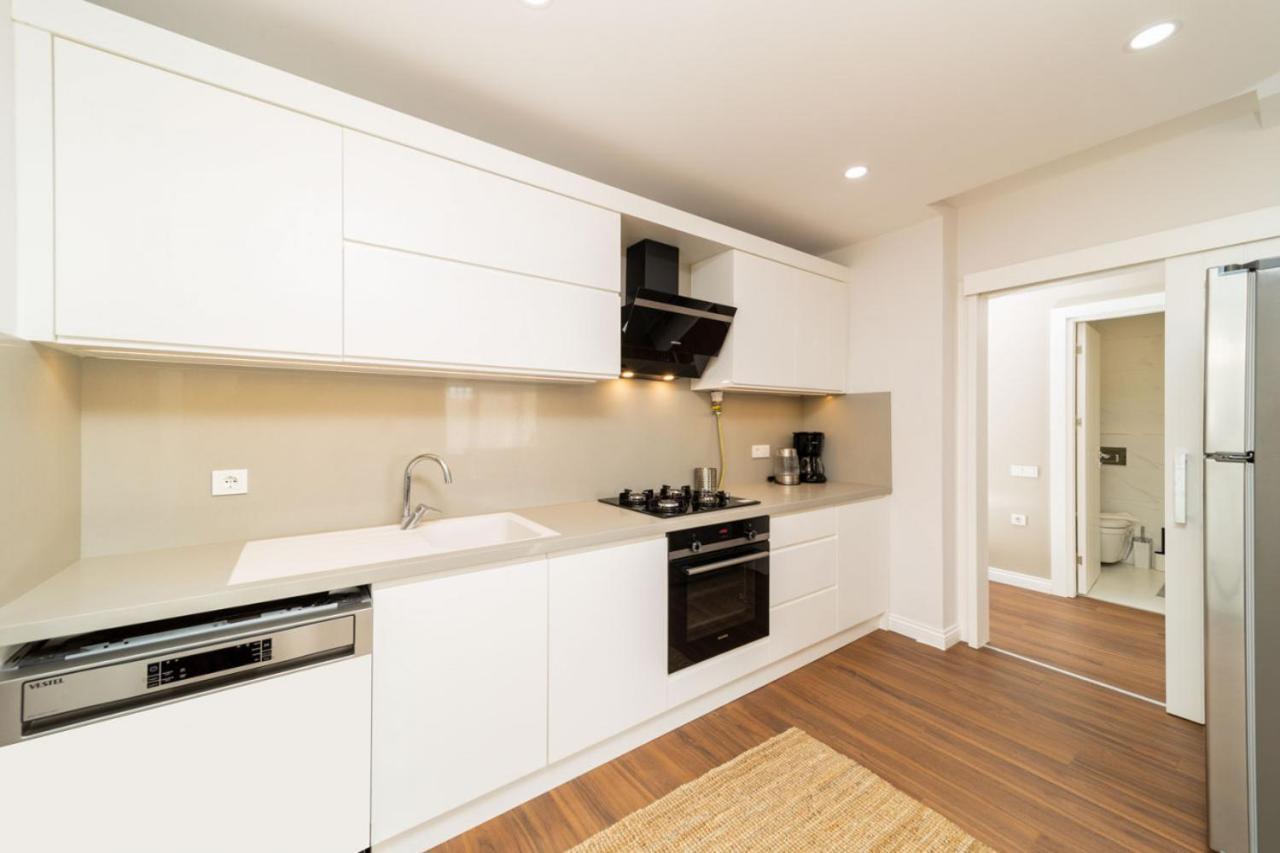 Central Flat With Balcony Near Sea In Muratpasa Apartment Antalya Ngoại thất bức ảnh
