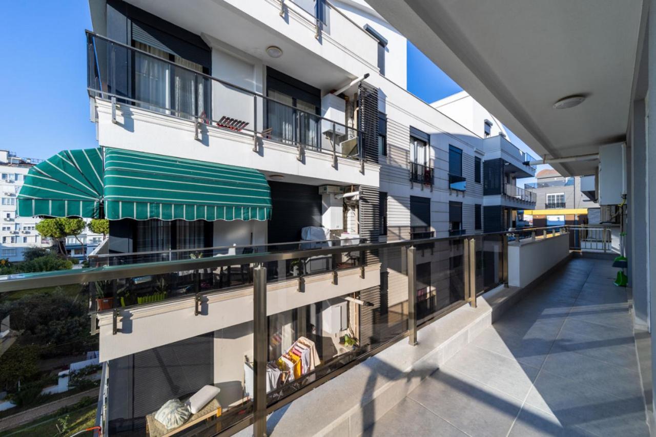 Central Flat With Balcony Near Sea In Muratpasa Apartment Antalya Ngoại thất bức ảnh