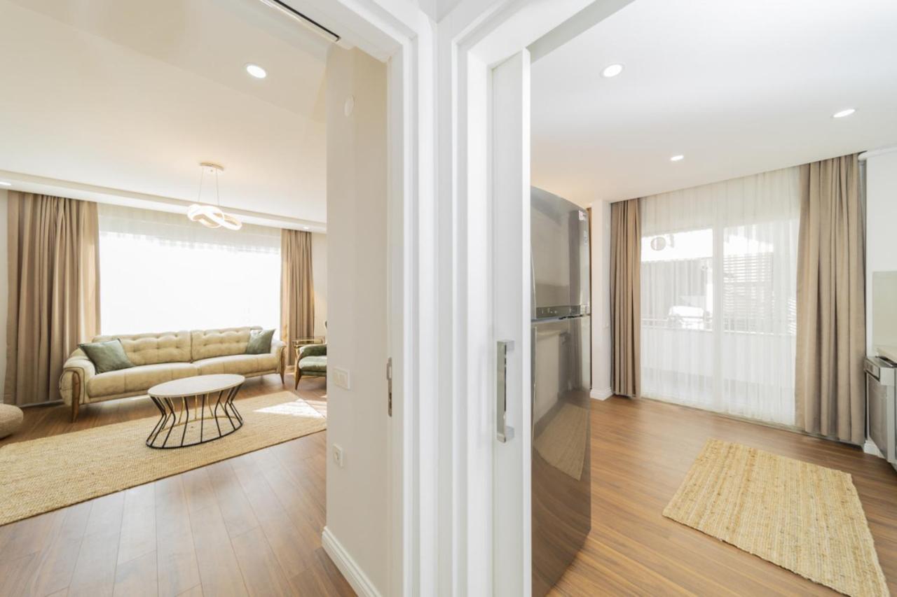 Central Flat With Balcony Near Sea In Muratpasa Apartment Antalya Ngoại thất bức ảnh
